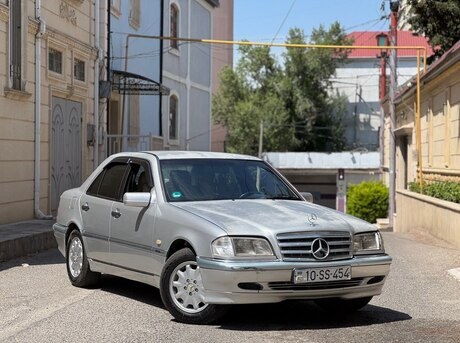 Mercedes C 240