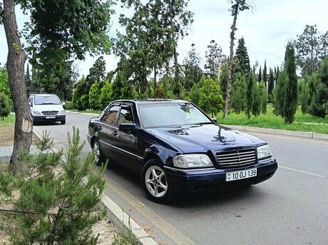 Mercedes C 180