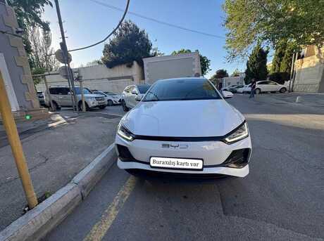 BYD e2