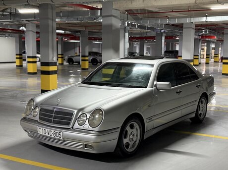 Mercedes E 230