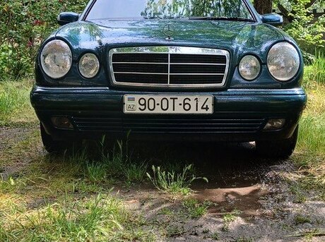 Mercedes E 230
