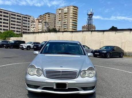 Mercedes C 200