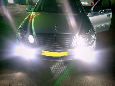 Mercedes E 220