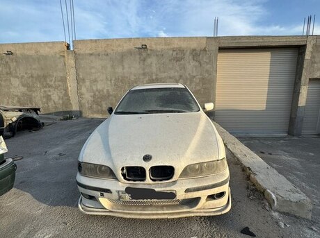 BMW 523