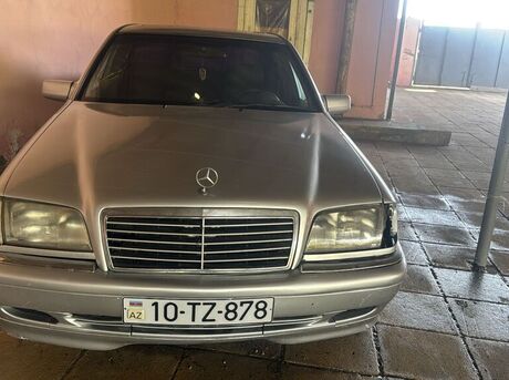 Mercedes C 200
