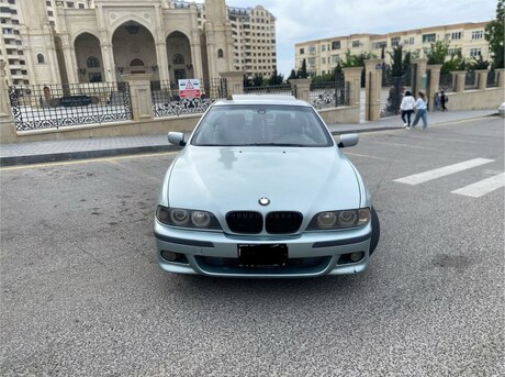 BMW 523