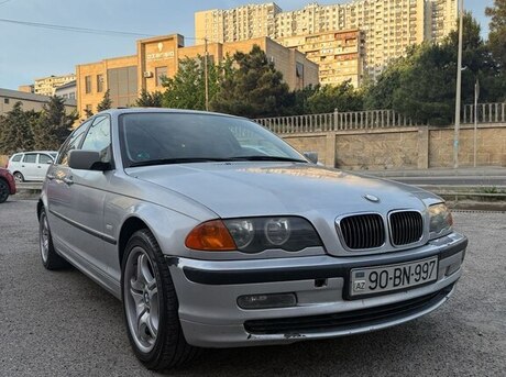 BMW 323