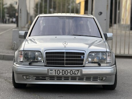 Mercedes E 200