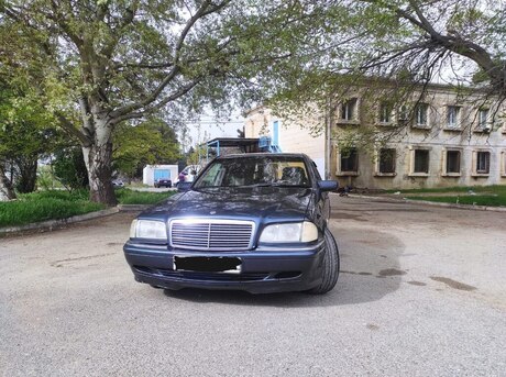 Mercedes C 180