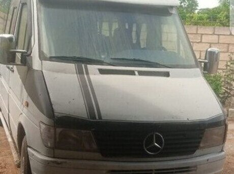 Mercedes 208 D