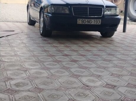Mercedes C 240