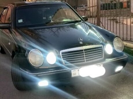 Mercedes E 200