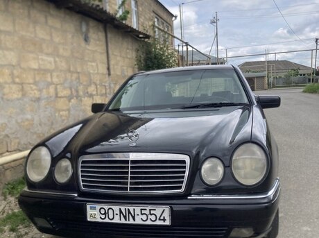Mercedes E 240