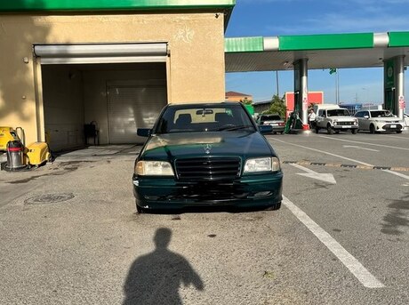Mercedes C 180