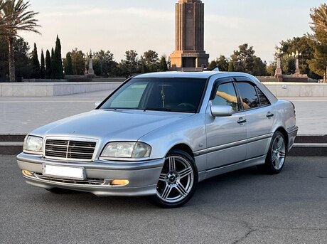 Mercedes C 180