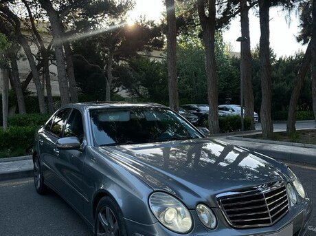 Mercedes E 200
