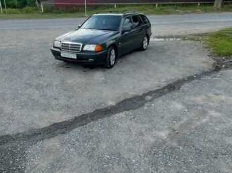 Mercedes C 200