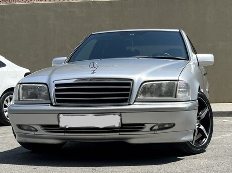 Mercedes C 200