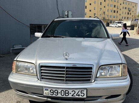 Mercedes C 180