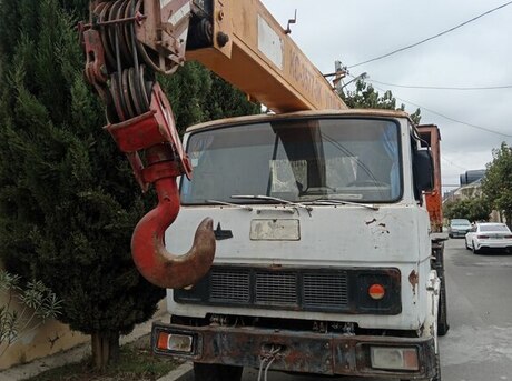 MAZ 5337