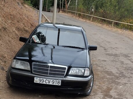 Mercedes C 200