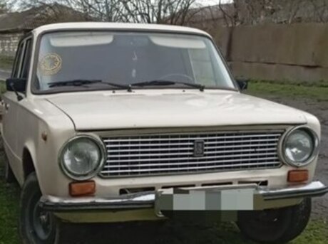 LADA (VAZ) 21011
