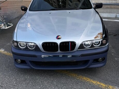 BMW 523
