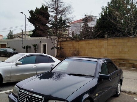 Mercedes C 180