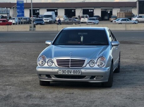 Mercedes E 240