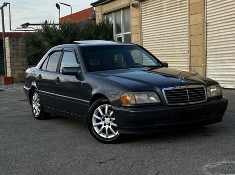 Mercedes C 200