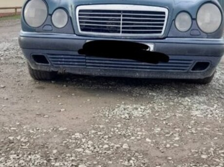 Mercedes E 300