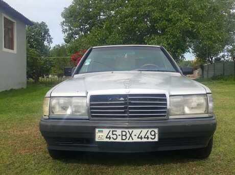 Mercedes 190