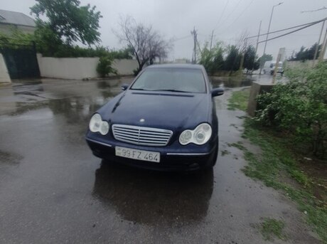 Mercedes C 200