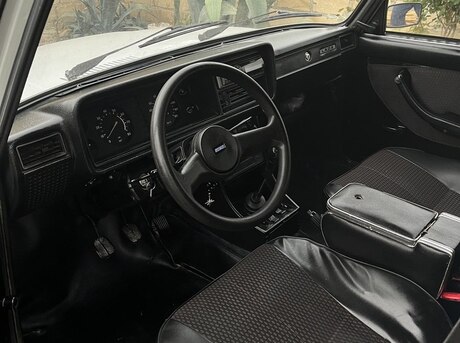 LADA (VAZ) 2107