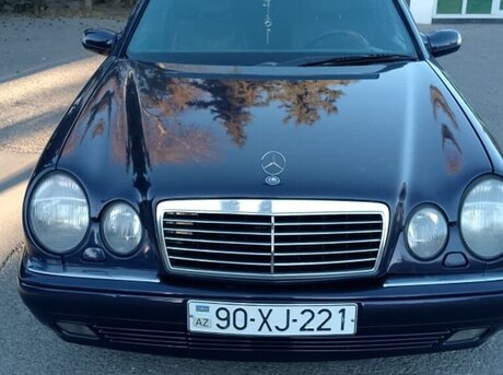 Mercedes E 230