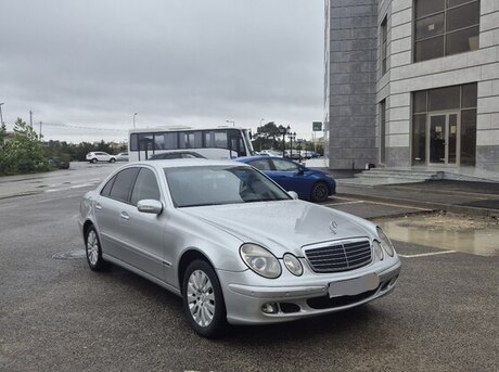 Mercedes E 220