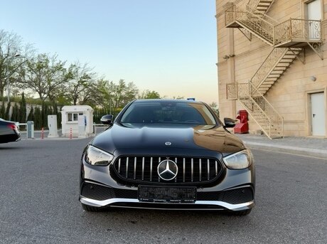 Mercedes E 300 e