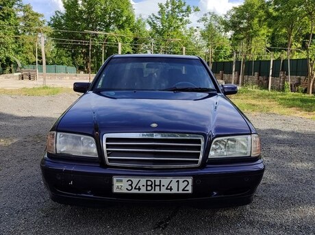 Mercedes C 200
