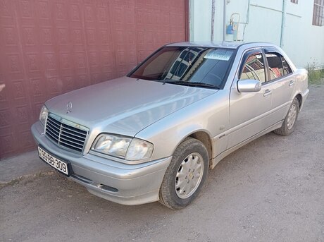 Mercedes C 180