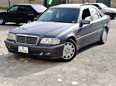 Mercedes C 200