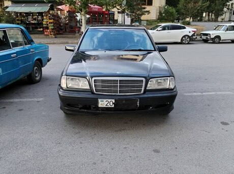 Mercedes C 180