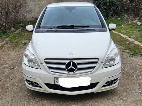 Mercedes B 180