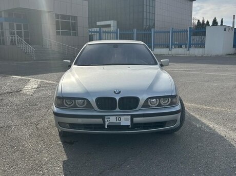 BMW 528