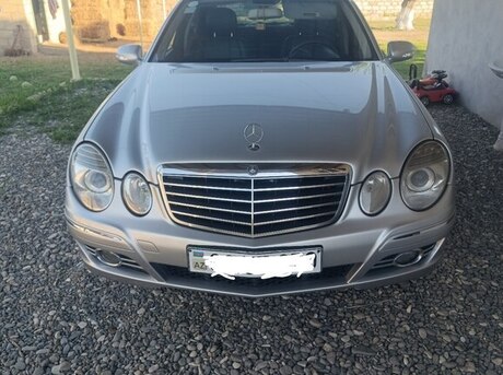 Mercedes E 220