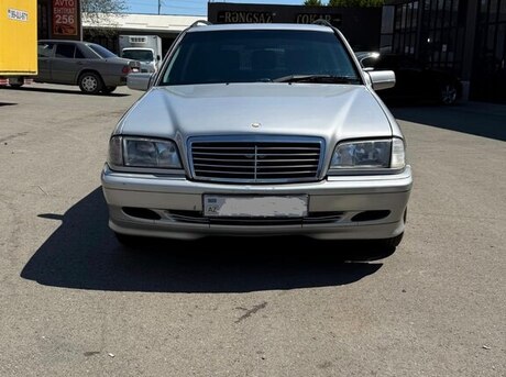 Mercedes C 230