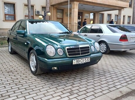 Mercedes E 220