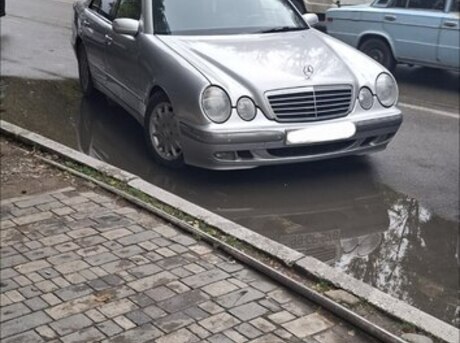 Mercedes E 270