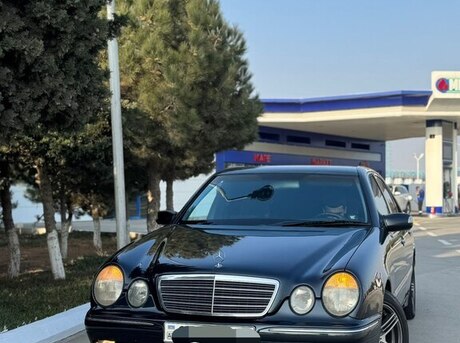 Mercedes E 220