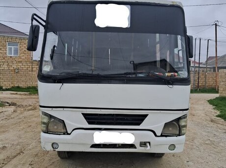 Isuzu NP 37