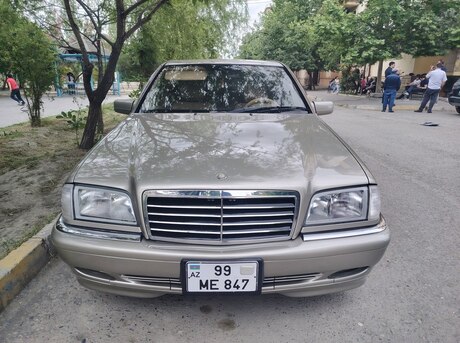 Mercedes C 230